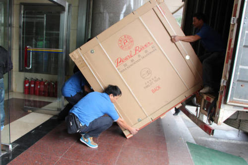 仁布钢琴贵重工艺品无忧运